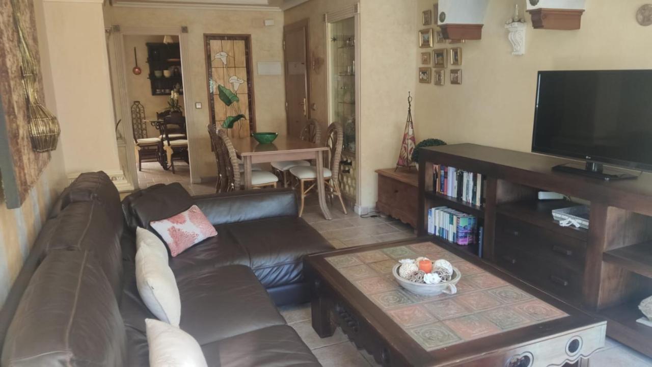 Apartamento En 托雷莫利诺斯 外观 照片